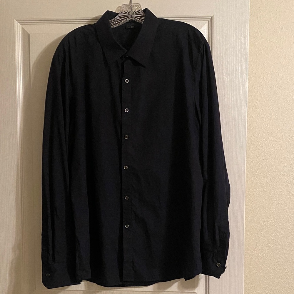 Men's THEORY Classic Navy Blue Long Sleeve Dress Shirt.